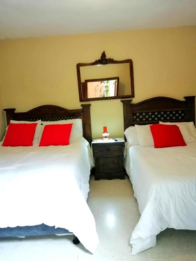 Casa De Leon Hotel Antigua ภายนอก รูปภาพ